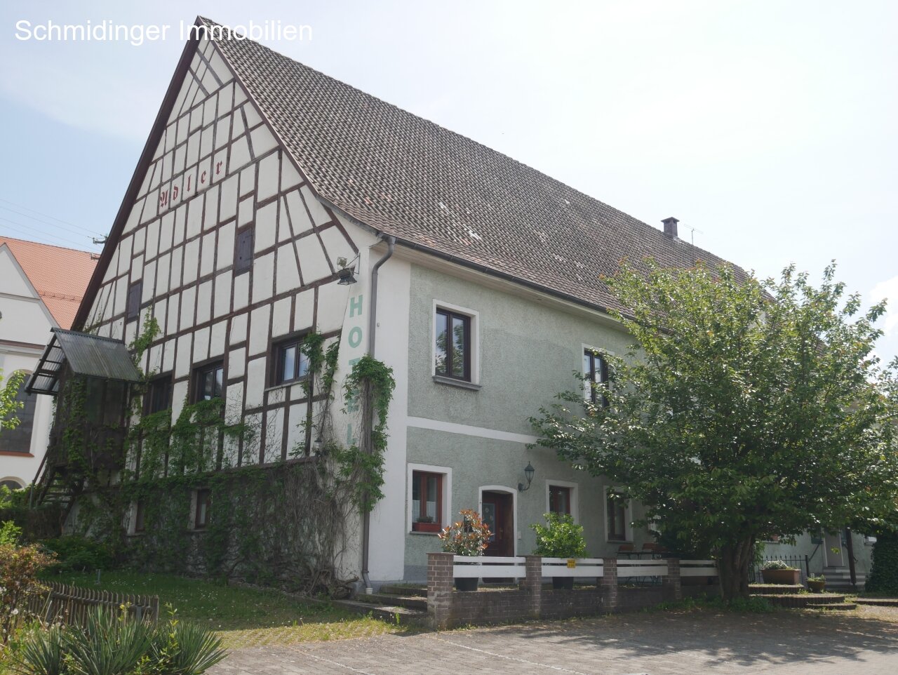 Ummendorf Landhotel Adler mit 4 Wohnungen und  5 Gästezimmer