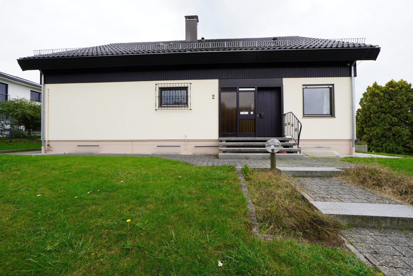 Ruhiges 1- 2 Familienhaus in Oberhöfen
