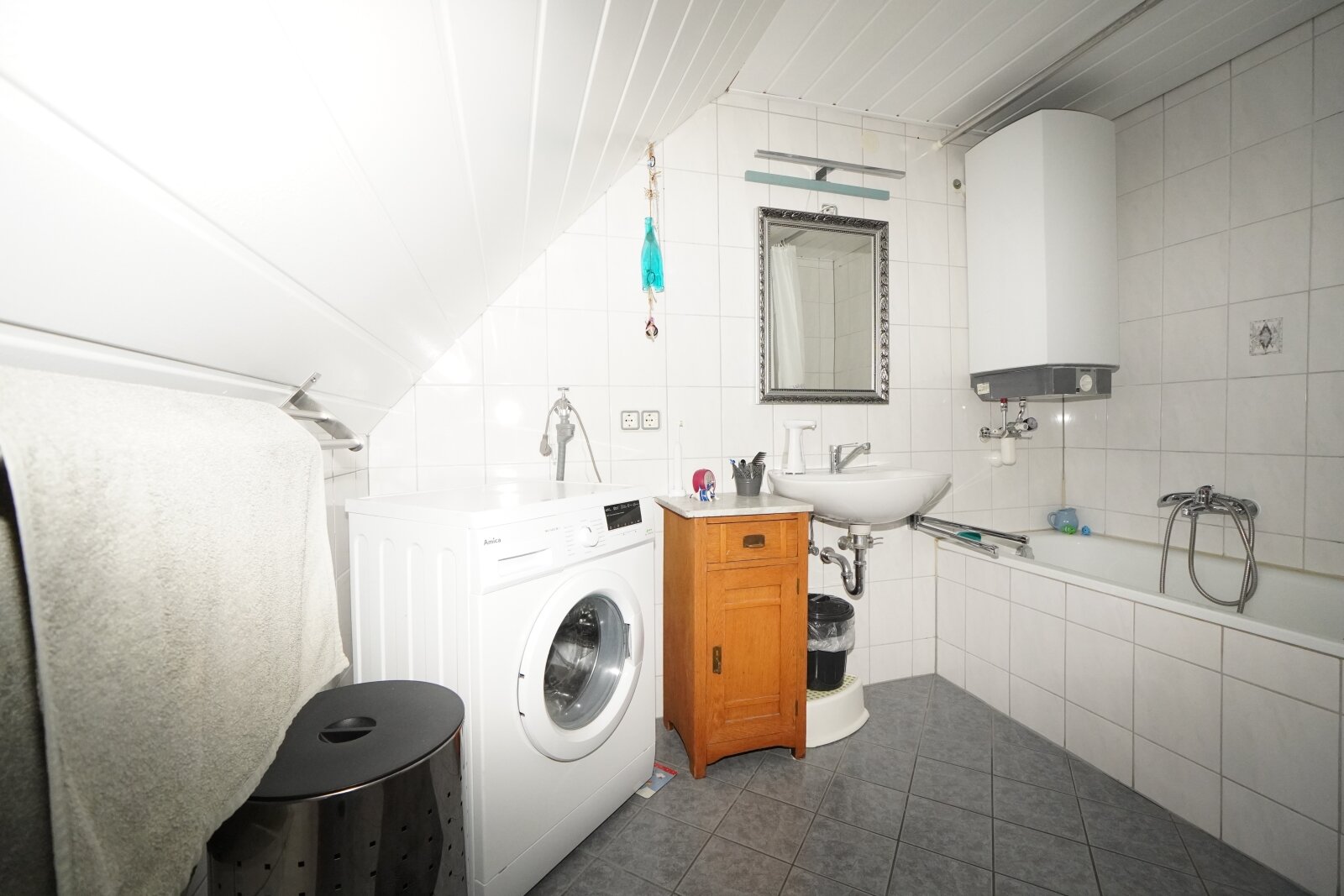 Kleines  Haus mit Werkstatt in Warthausen