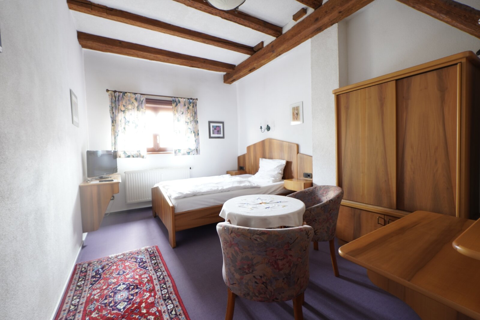 Landhotel Adler ca 7 % Rendite mit 4 Wohnungen und  5 Gästezimmer