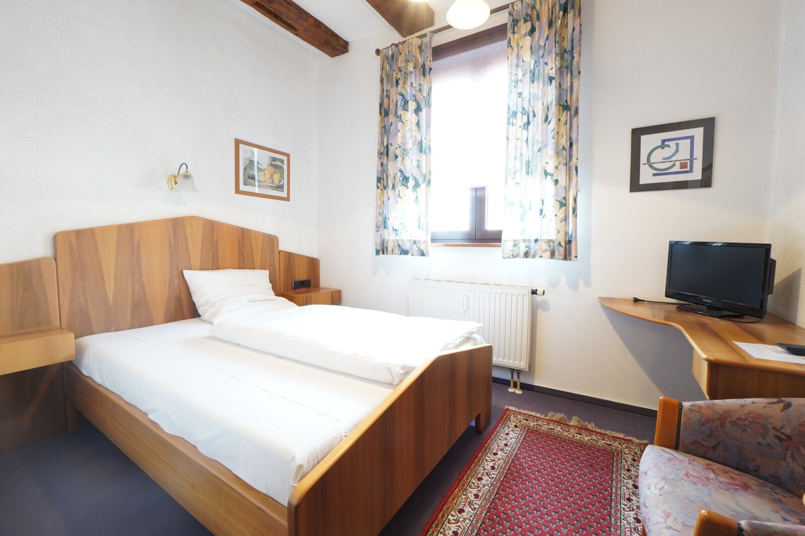 Landhotel Adler ca 7 % Rendite mit 4 Wohnungen und  5 Gästezimmer