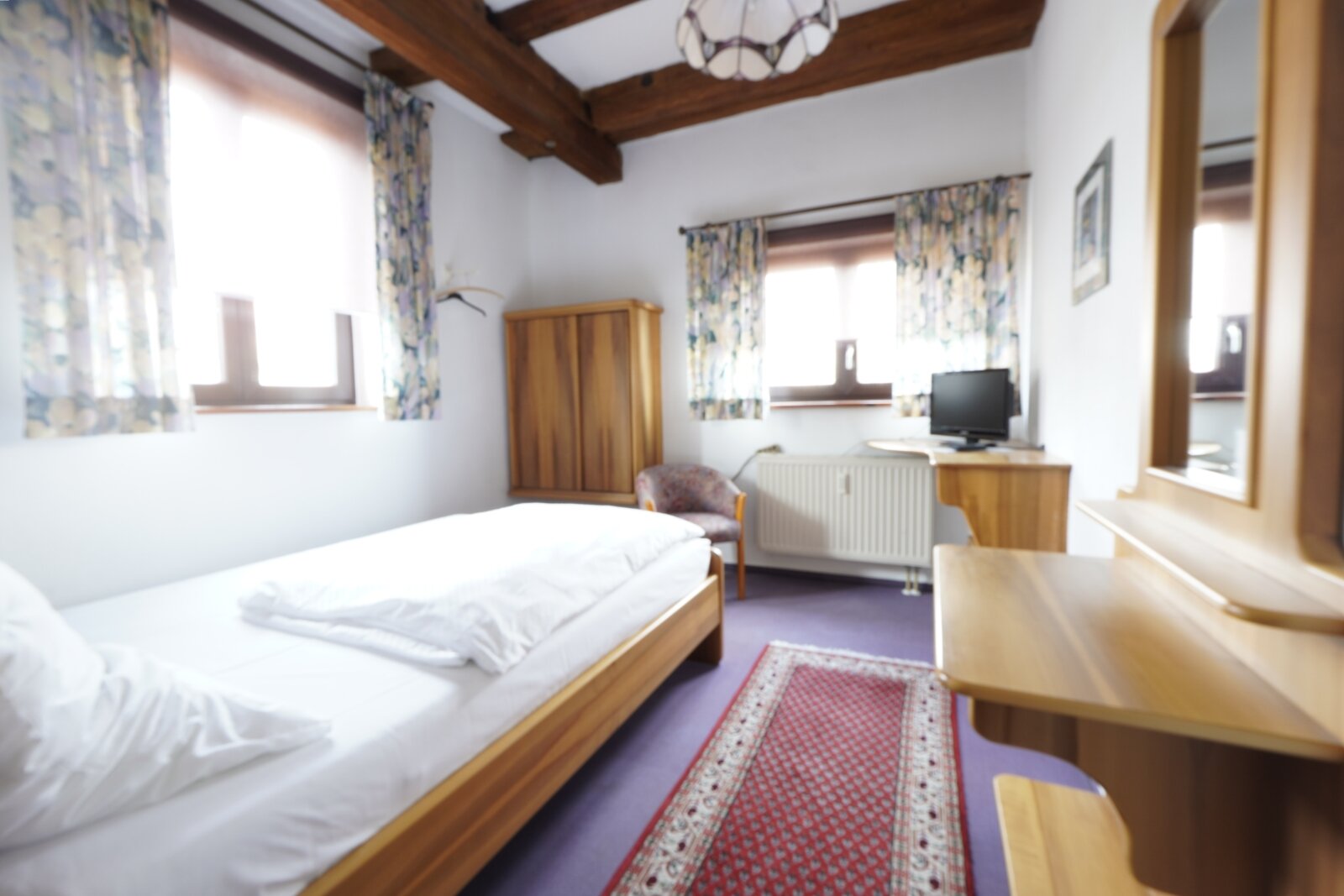 Landhotel Adler ca 7 % Rendite mit 4 Wohnungen und  5 Gästezimmer