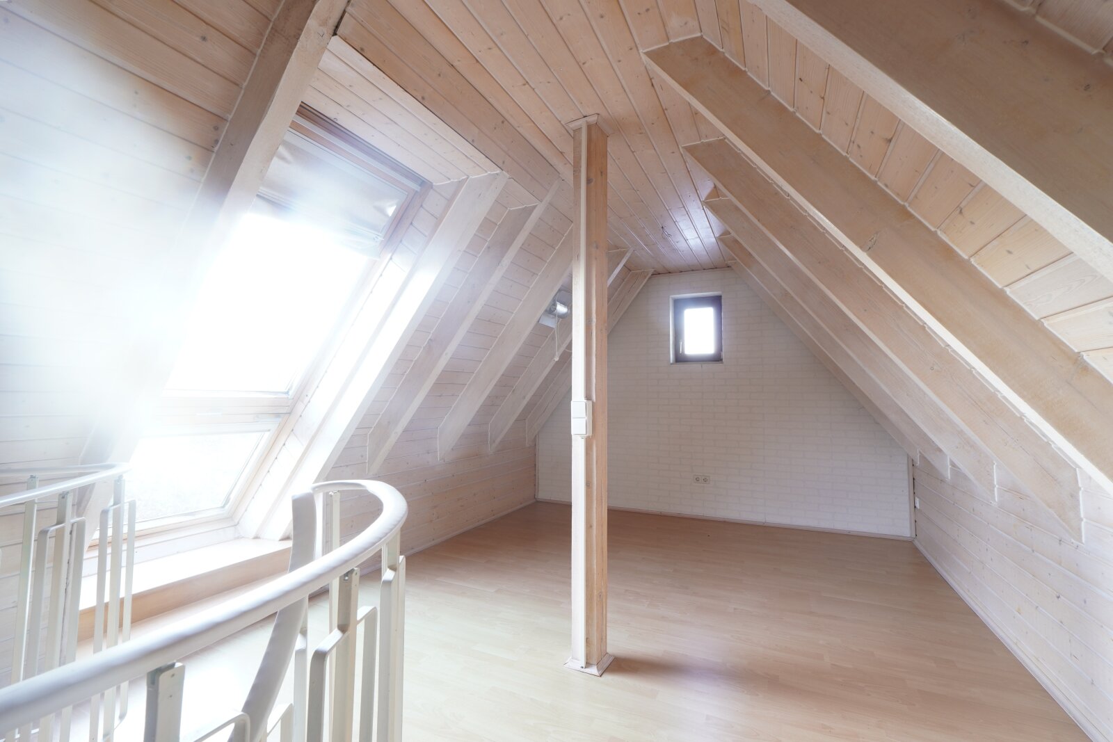 3 Zimmerwohnung im Dachgeschoss in Schönebürg