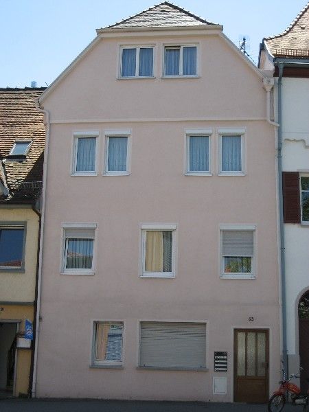 Biberach: Mehrfamilienhaus in stadtnaher Lage.  Biberach: Mehrfamilienhaus in stadtnaher Lage.