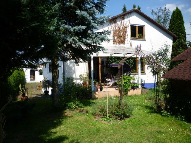 Hochdorf: Grün macht glücklich ! Bezauberndes Einfamilienhaus in Hochdorf/Biberach  Hochdorf: Grün macht glücklich ! Bezauberndes Einfamilienhaus in Hochdorf/Biberach
