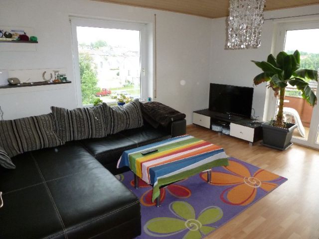 Biberach: Herrliche 4 Zimmerwohnung im 2. Stock mit Balkon in Biberach am Weisen Bild im 4 Familienhaus reserviert ! 