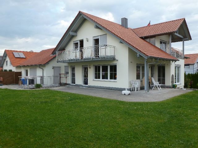 Laupertshausen: Bevorzugtes  Einfamilienhaus in Laupertshausen mit herrlicher Aussicht  Laupertshausen: Bevorzugtes  Einfamilienhaus in Laupertshausen mit herrlicher Aussicht