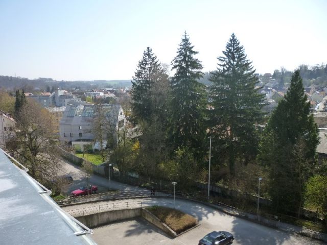 Biberach: Zentrale 4 Zimmer Penthousewohnung mit schöner Sicht über Biberach  Biberach: Zentrale 4 Zimmer Penthousewohnung mit schöner Sicht über Biberach