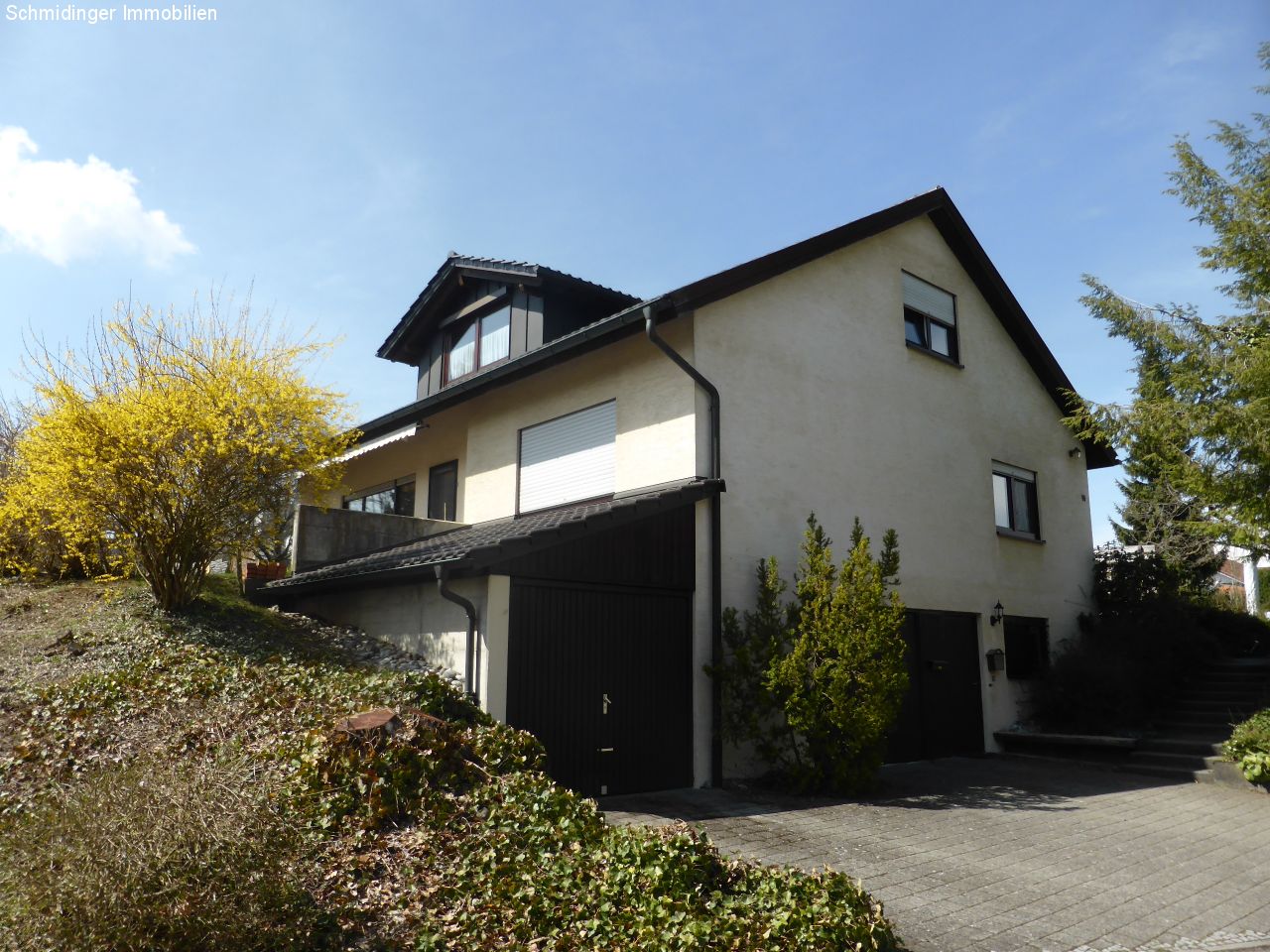 Warthausen: Einfamilienhaus mit Einliegerwohnung in Birkenhard bei Warthausen  Warthausen: Einfamilienhaus mit Einliegerwohnung in Birkenhard bei Warthausen