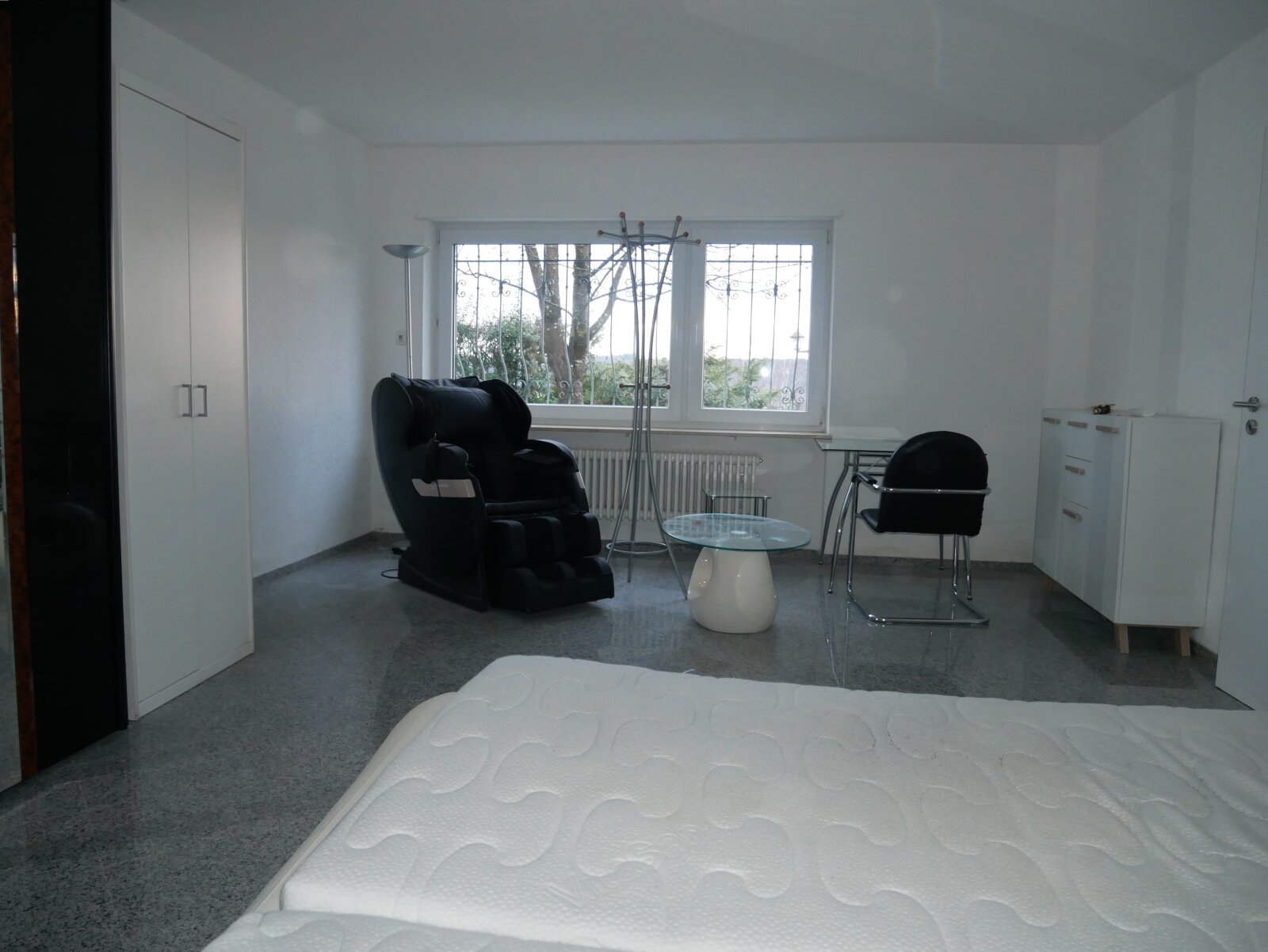 Warthausen: Als 2. Wohnsitz : 1 Zimmer mit Dusche ohne Kochgelegenheit in Warthausen   Warthausen: Als 2. Wohnsitz : 1 Zimmer mit Dusche ohne Kochgelegenheit in Warthausen